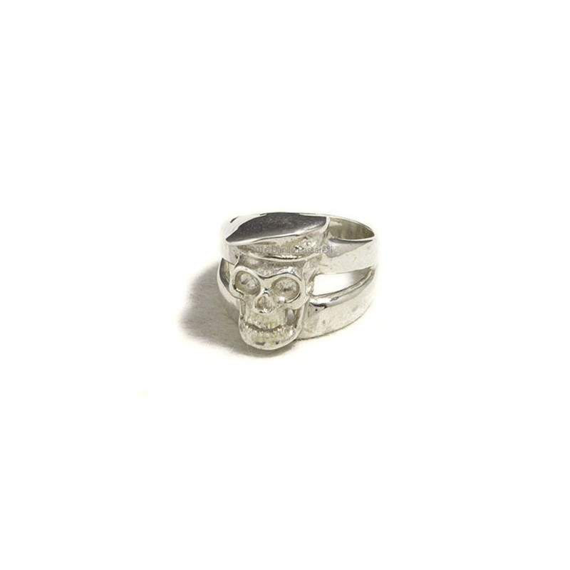 Anello Teschio con basco