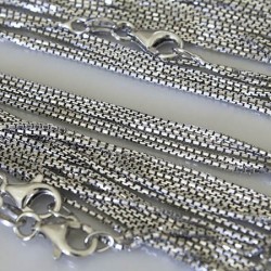 Catena veneziana rodiata con maglia allungata