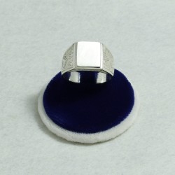 Anello uomo inciso rettangolare