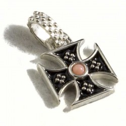 Croce templare con smalto e corallo centrale