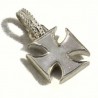Croce templare con corallo centrale, smalto rosso
