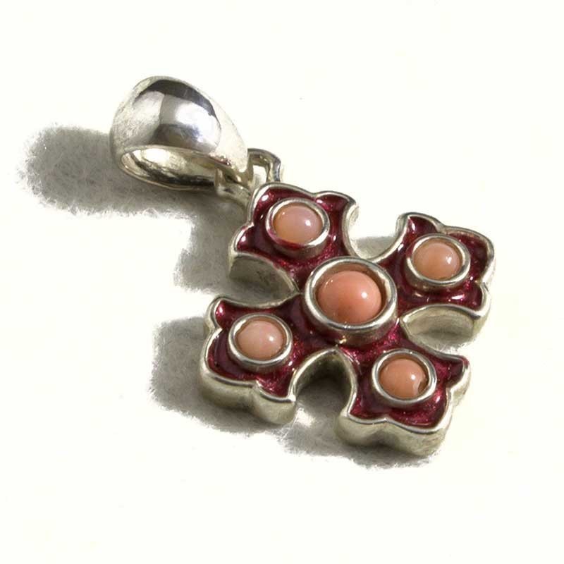 Croce gigliata piccola, smalto rosso e corallo