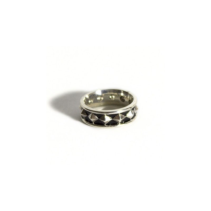 Fedina piramidi, smalto nero