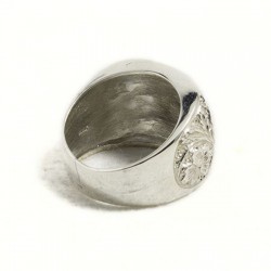 Anello donna inciso, fascia piatta televisore