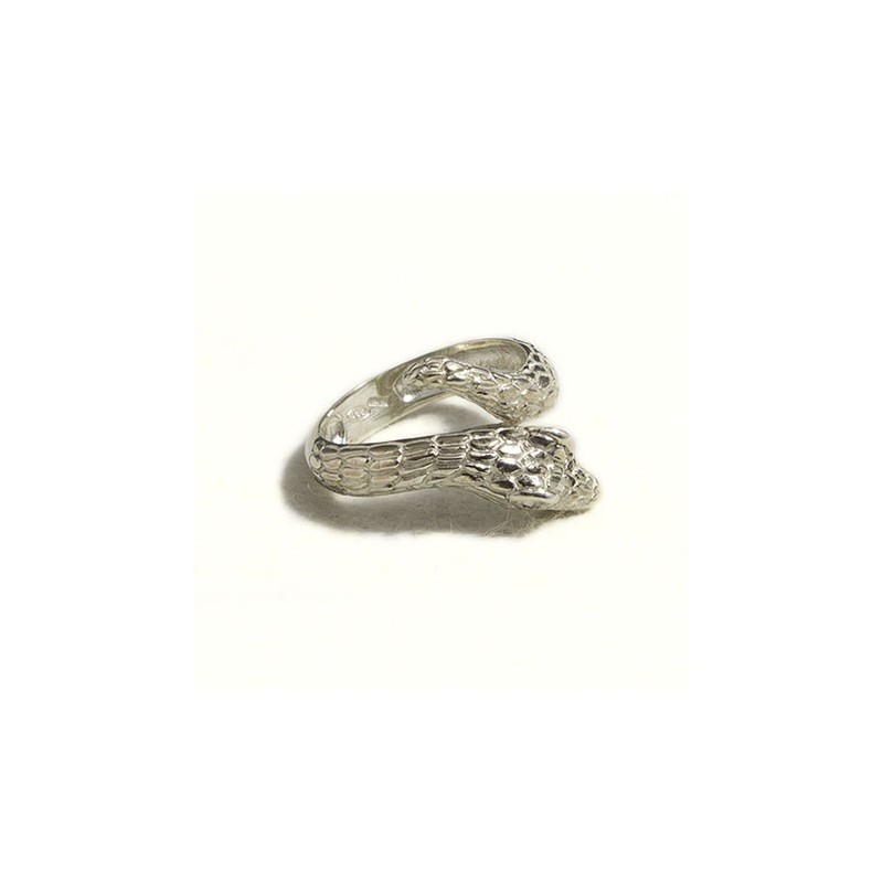 Anello serpente texture pelle