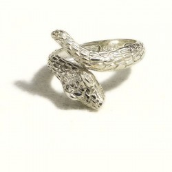 Anello serpente texture pelle