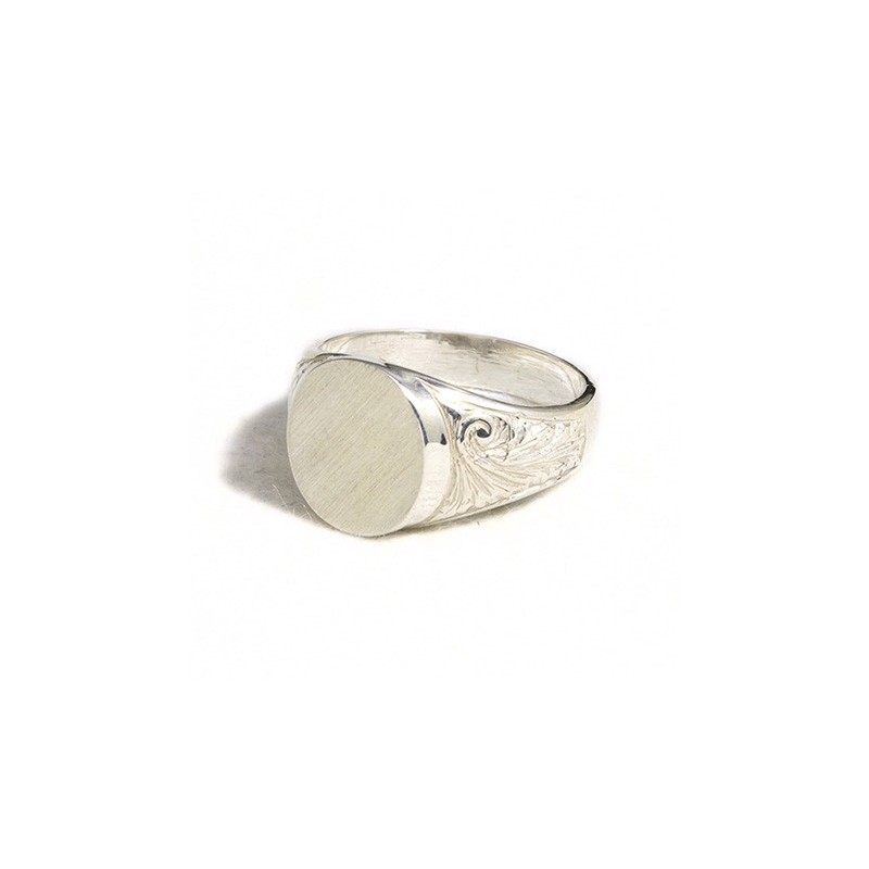 Anello uomo inciso ovale